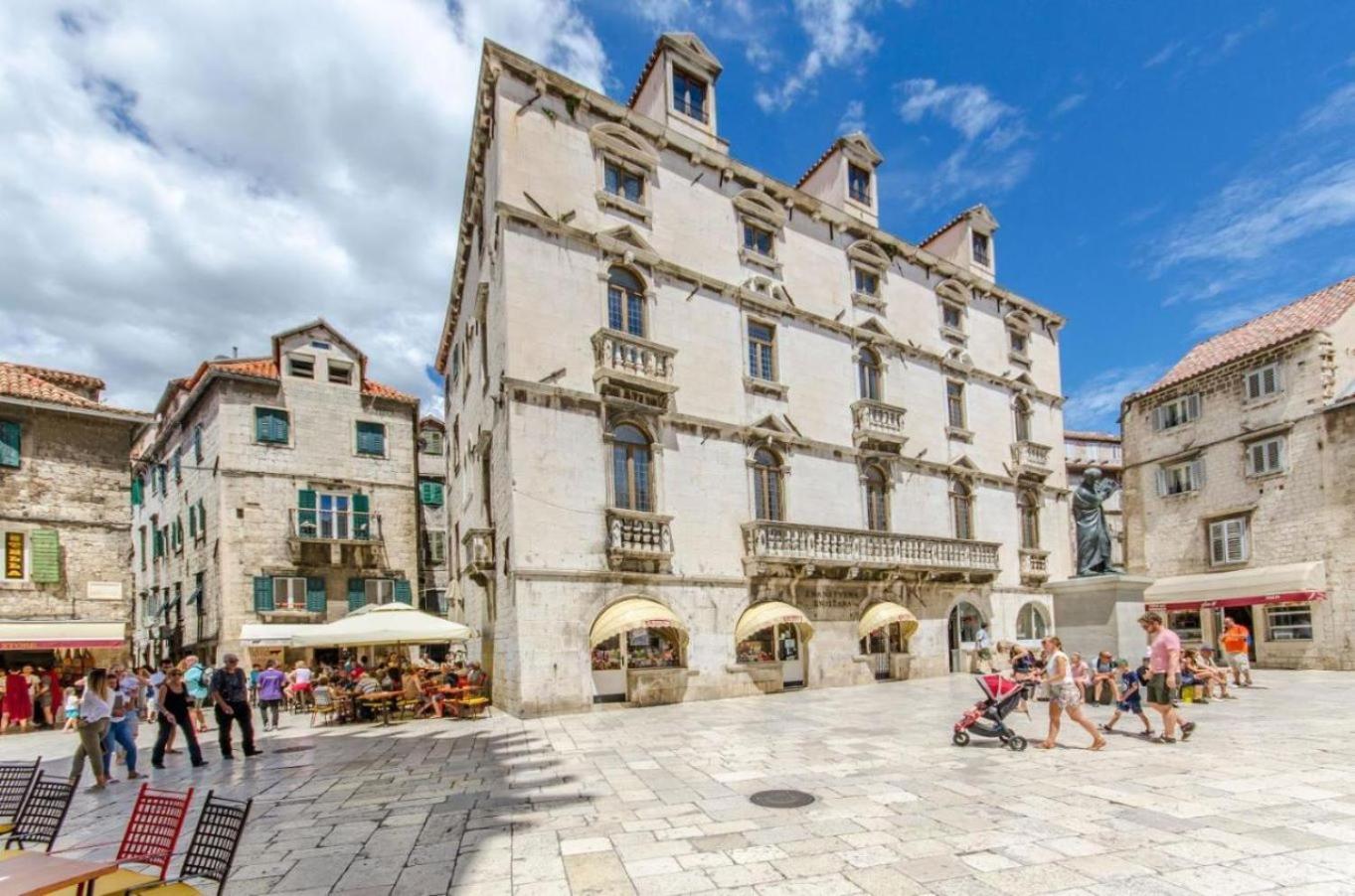 Stone Pearl Heritage Luxury Suite Split Exterior photo